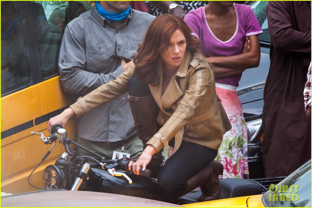 Photo scarlett johansson captain america civil war set pictures 18