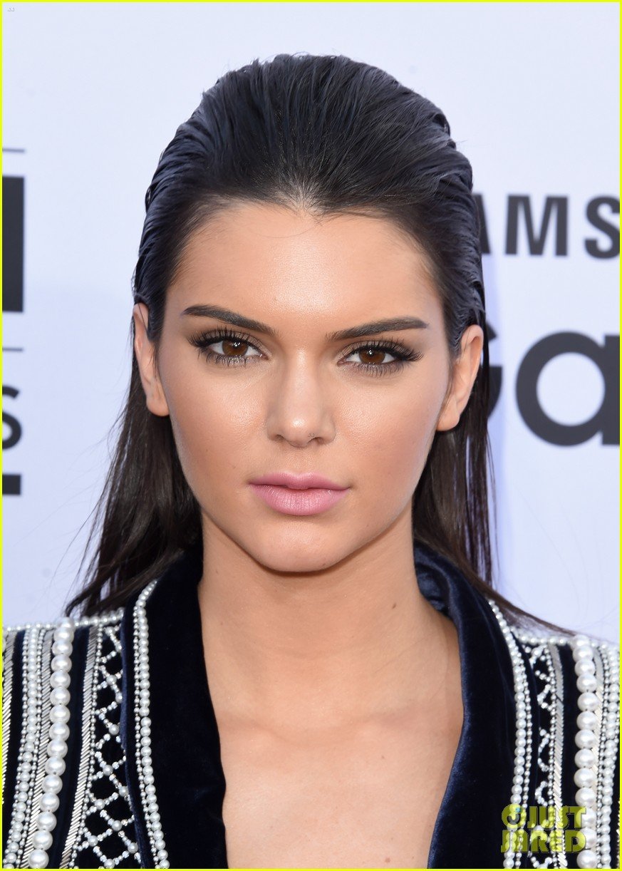 Kendall Jenner Talks About Dad Bruce on the Billboard Music Awards 2015