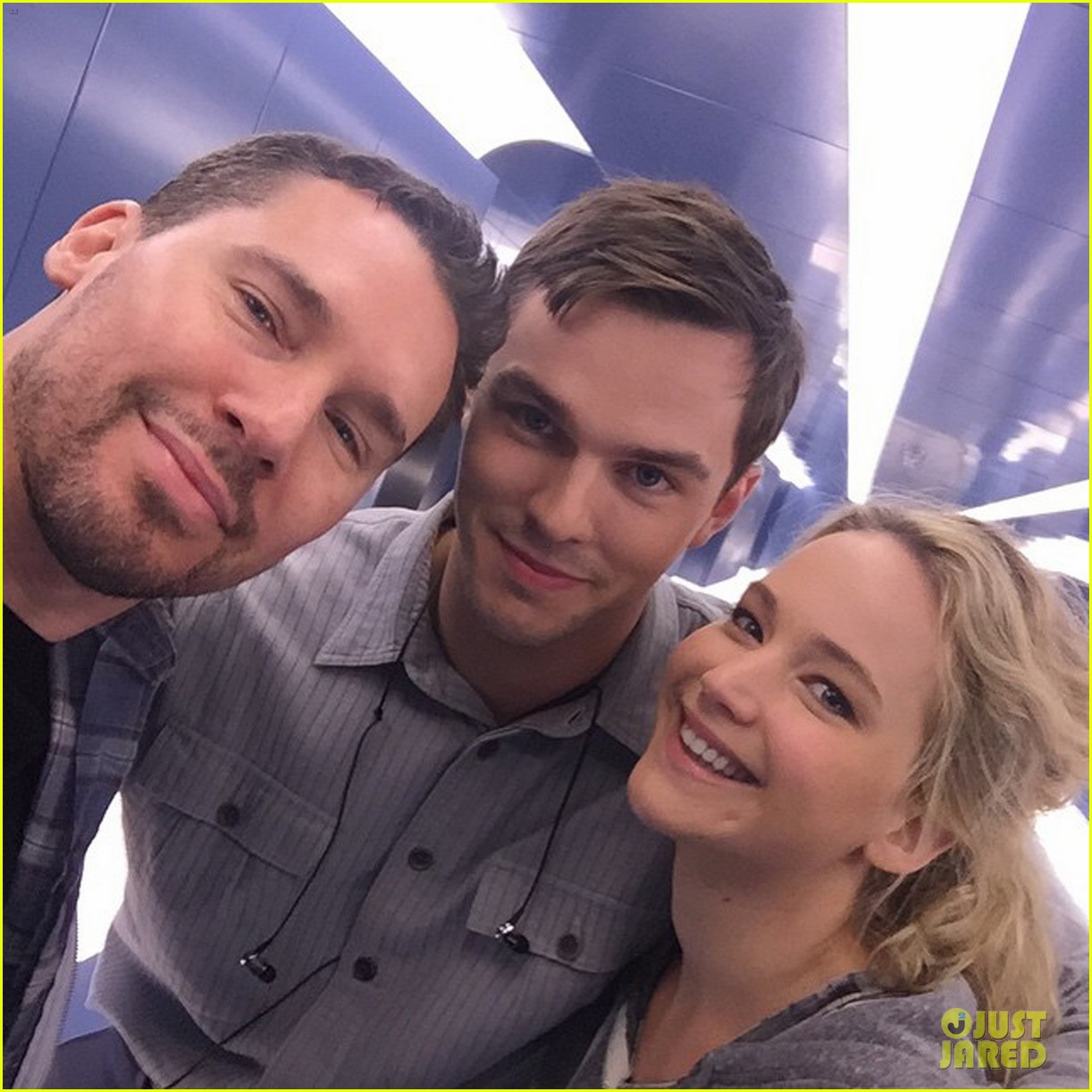 Jennifer Lawrence & Ex Nicholas Hoult Reunite For 'XMen Apocalypse(01)