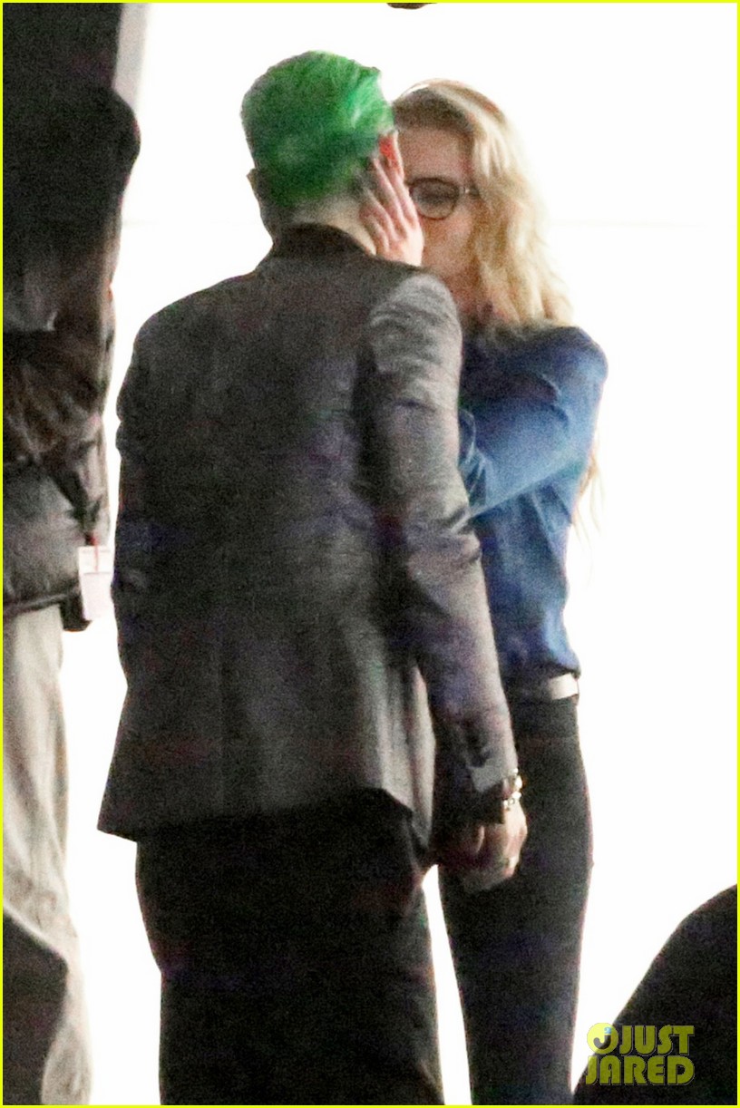 jared leto fights kisses margot robbie in suicide squad 023372351