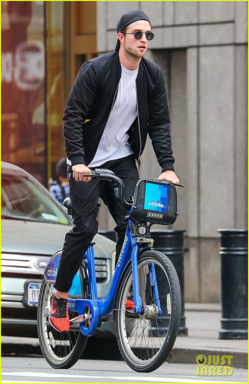 robert pattinson bike