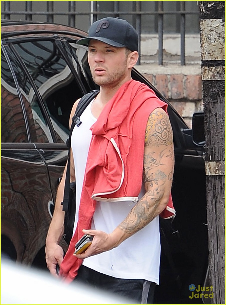 Ryan Phillipe Ripped Ryan Phillippe Gets Down to Business With Trainer Happy Hill: Photo ...