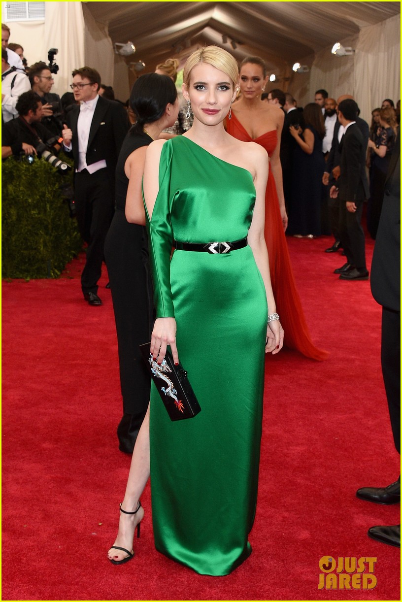 emma roberts brings color to the red carpet at met gala 2015 043362643