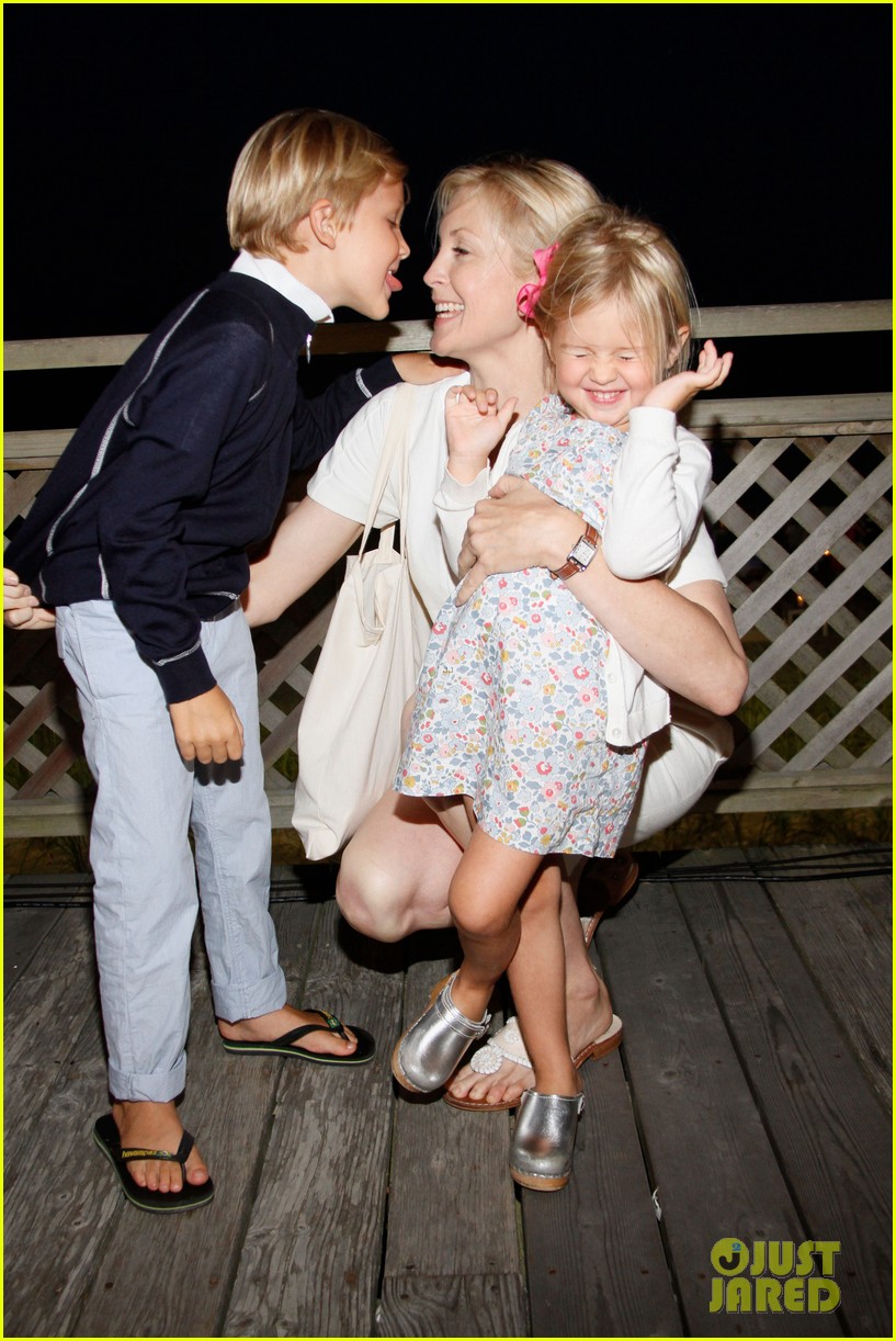 Kelly Rutherford's Temporary Custody Order Blocked by Judge Photo