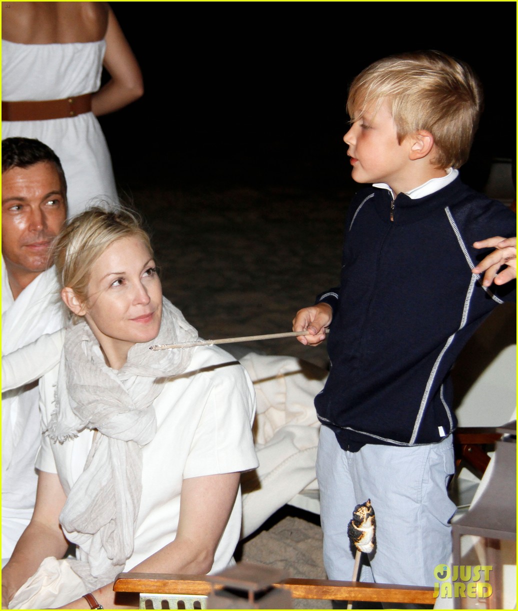 Kelly Rutherford's Temporary Custody Order Blocked by Judge Photo