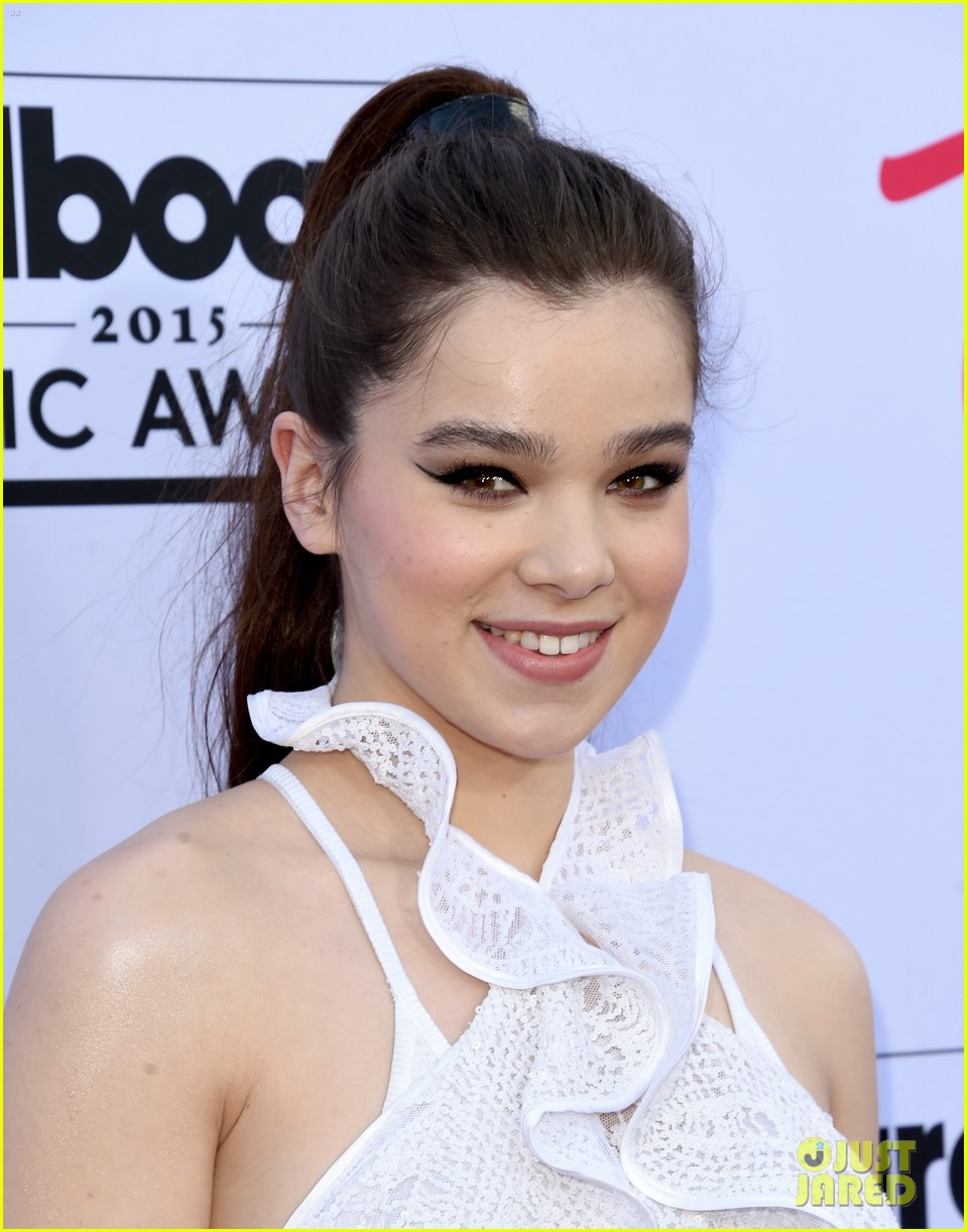 Hailee Steinfeld Supports Taylor Swift at Billboard Awards 2015 Photo