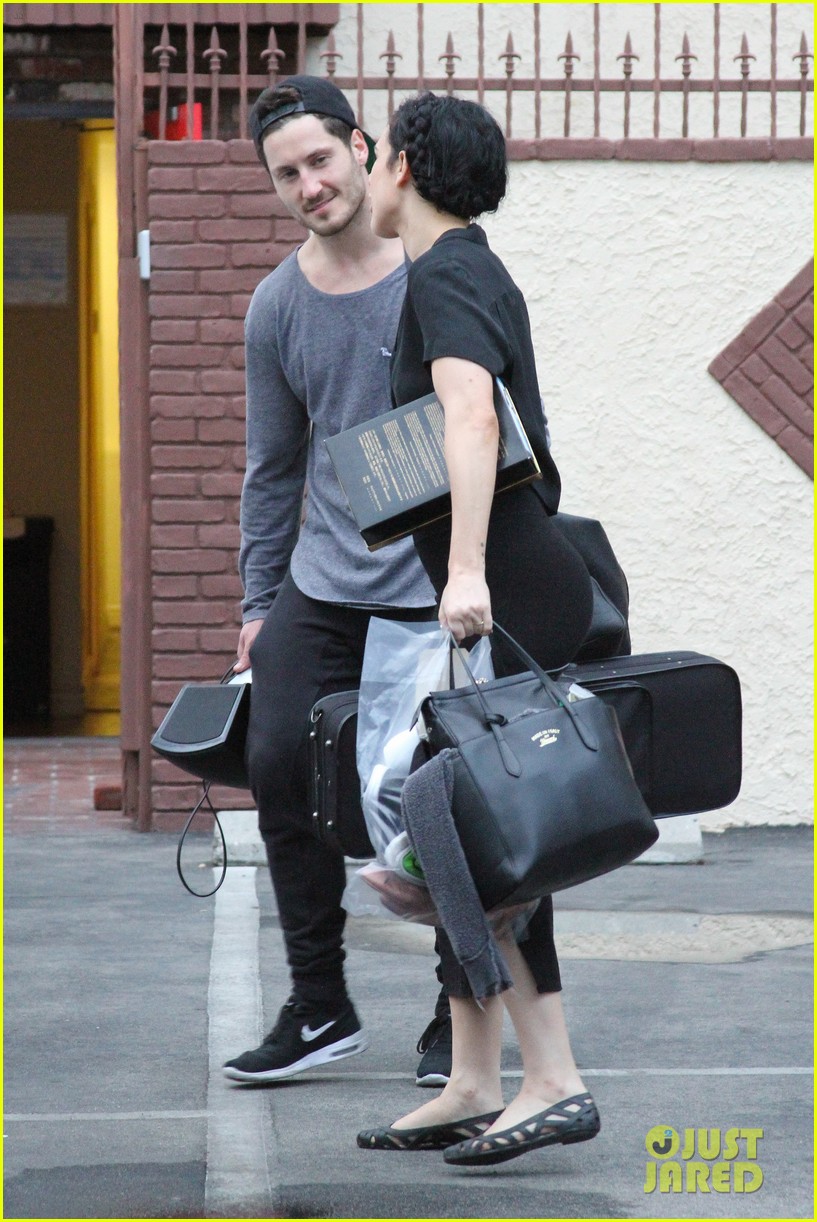 Rumer Willis & Val Chmerkovskiy To Debut Britney Spears' 'Toxic' During