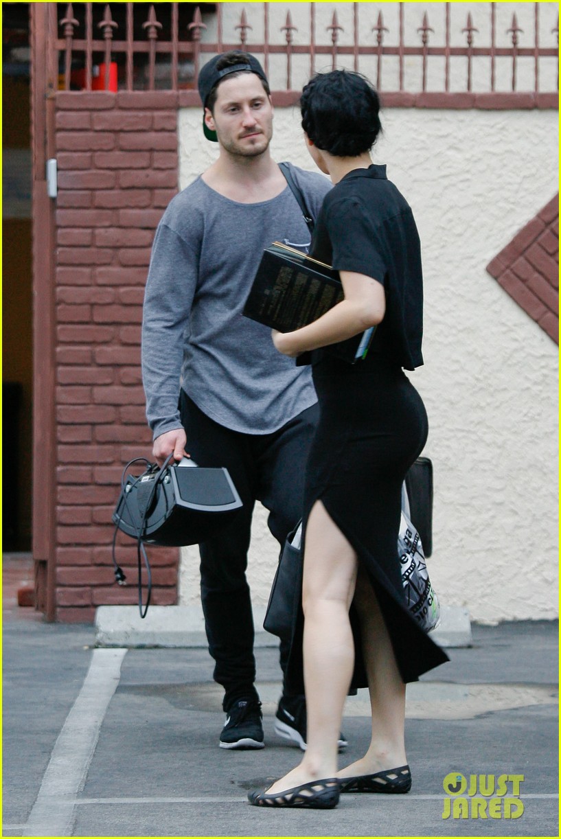 Rumer Willis & Val Chmerkovskiy To Debut Britney Spears' 'Toxic' During