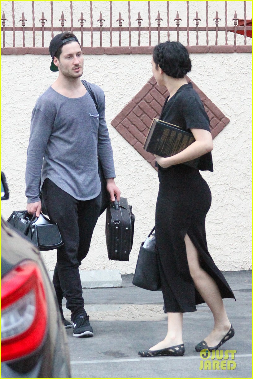 Rumer Willis & Val Chmerkovskiy To Debut Britney Spears' 'Toxic' During