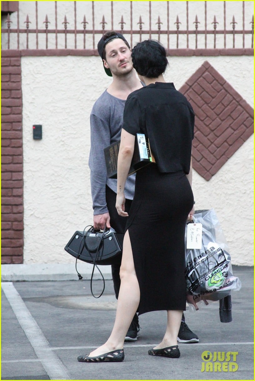 Rumer Willis & Val Chmerkovskiy To Debut Britney Spears' 'Toxic' During