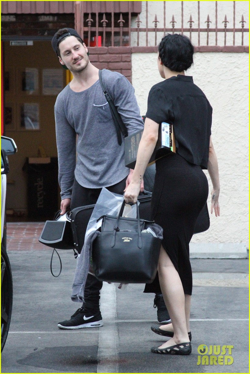 Rumer Willis & Val Chmerkovskiy To Debut Britney Spears' 'Toxic' During