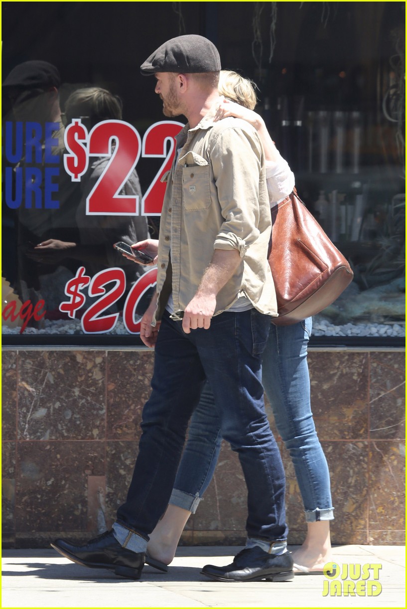 Photo: robin wright ben foster pda in santa monica 10 | Photo 3359969
