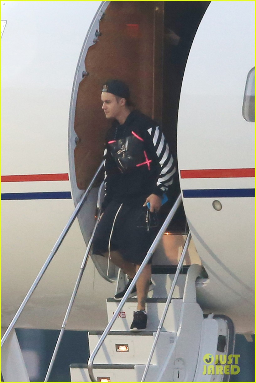 Justin Bieber Travels Down to Sydney for Hillsong Church Photo 3404160