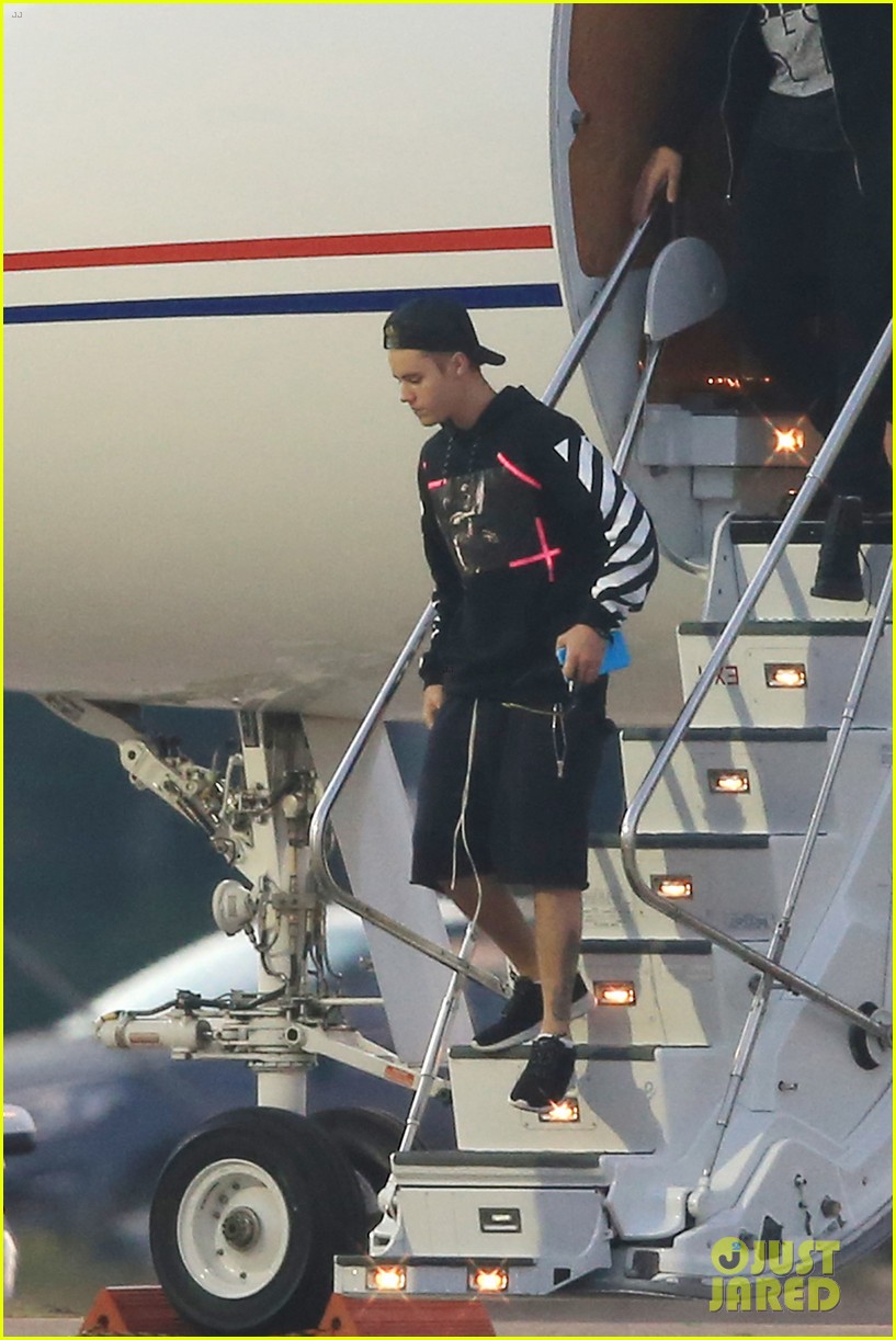 Justin Bieber Travels Down to Sydney for Hillsong Church Photo 3404174