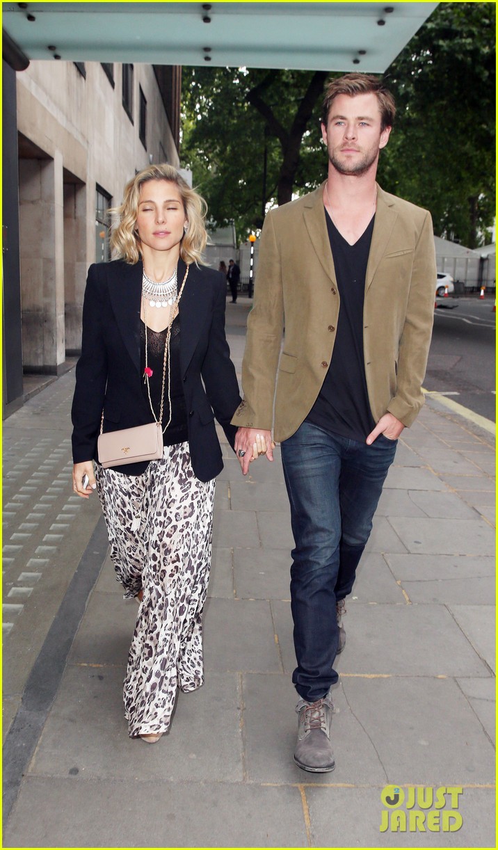 Chris Hemsworth & Elsa Pataky Make it a Double Date in London With John(00)