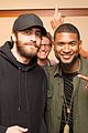 jake gyllenhaal usher get photobombed at nba finals game 4 01