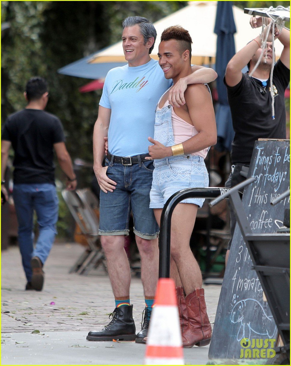 johnny knoxville channels flamboyant gay character half magic set 033389140