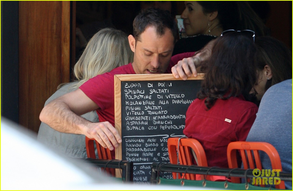 Jude Law's Kids Think He Is 'Cool Dad Again'! Photo 3386097 Jude Law