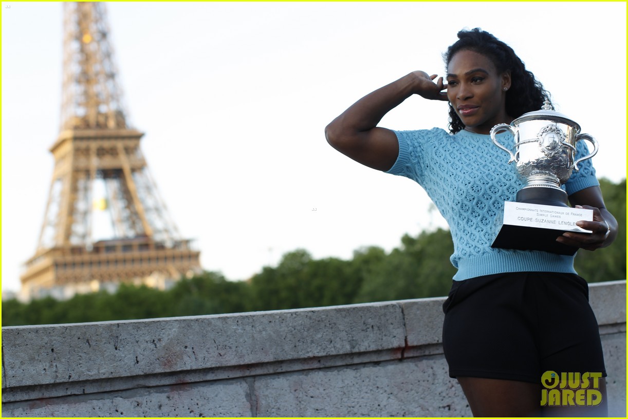 Serena Williams Celebrates French Open Win at Eiffel Tower Photo