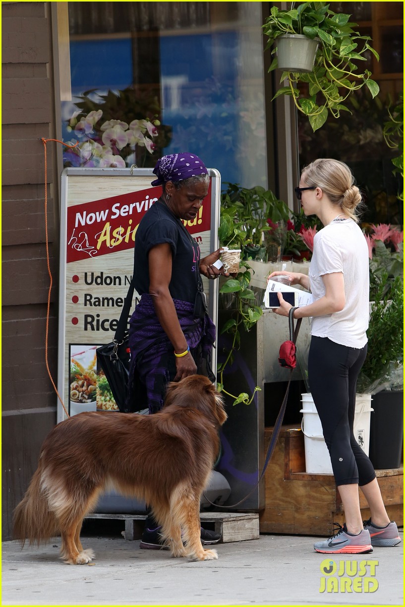 Photo: amanda seyfried walks finn hollywood mean girls comparison 24