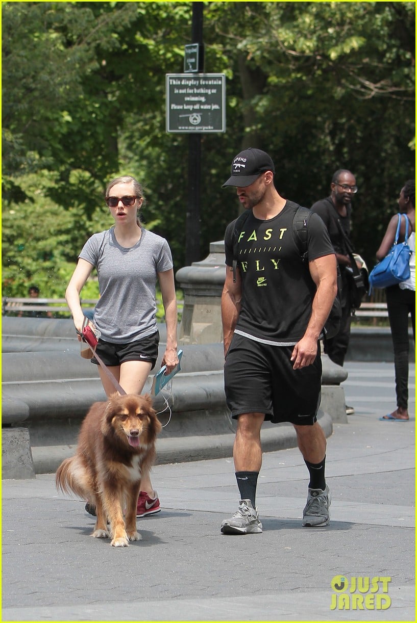 Amanda Seyfried Suggests Perfect Actress For Wicked's Elphaba Role