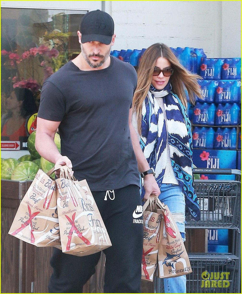 Sofia Vergara & Joe Manganiello Spend Their Sunday Shopping Together
