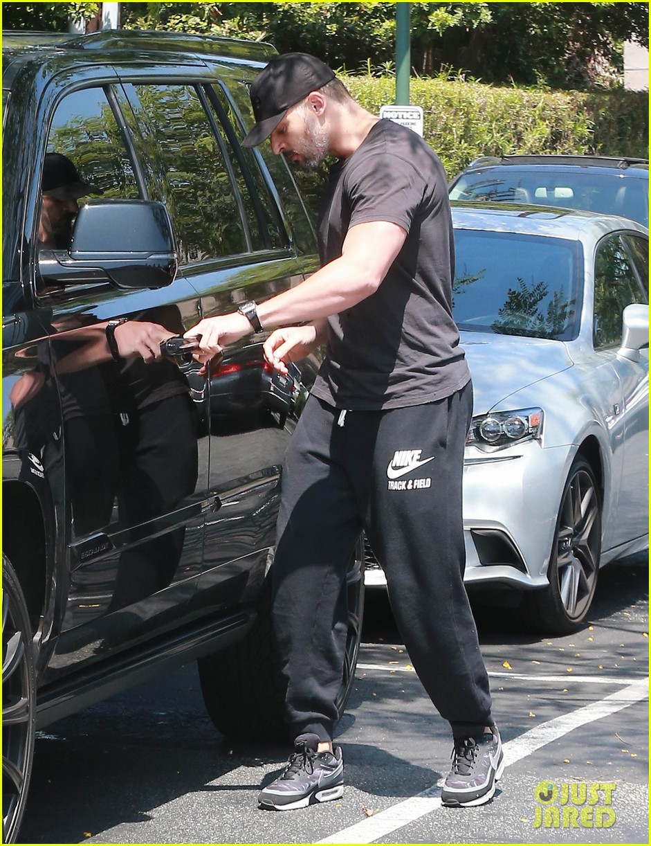 Photo: joe manganiello sofia vergara grocery shopping 24 | Photo