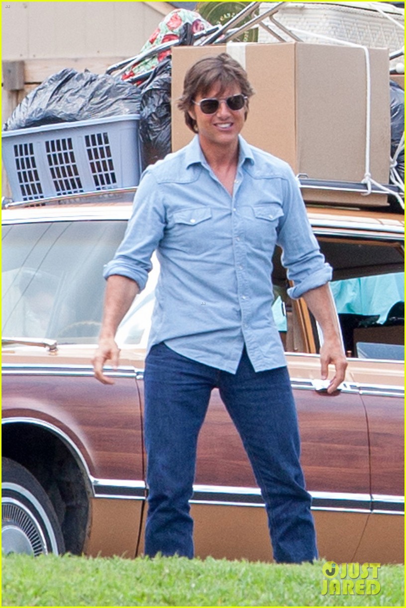 Tom Cruise Teams Up With Jayma Mays for 'Mena' Filming Photo 3388096