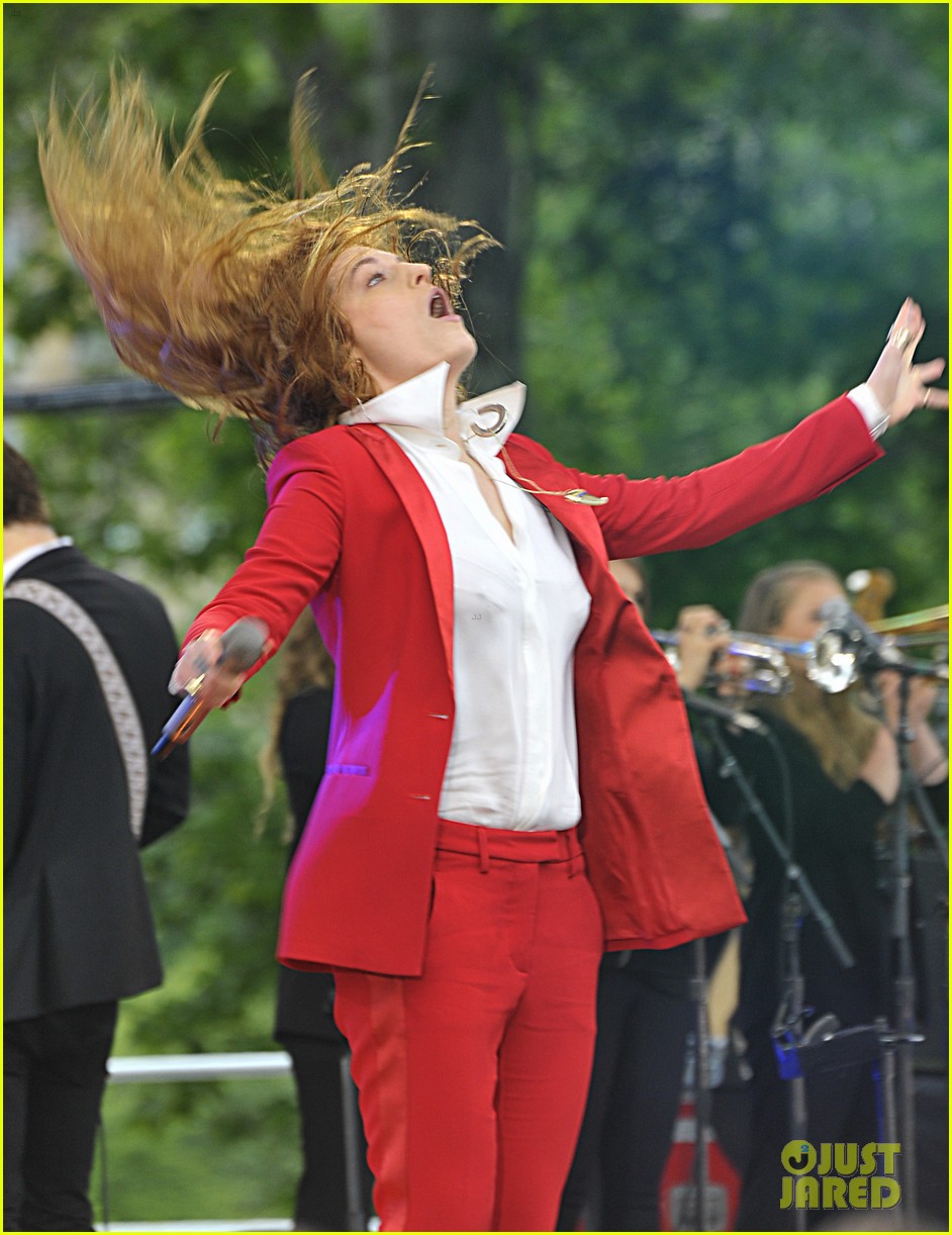 Florence + the Machine Expands Tour with New Fall Dates! Photo 3387528 Florence Welch Photos