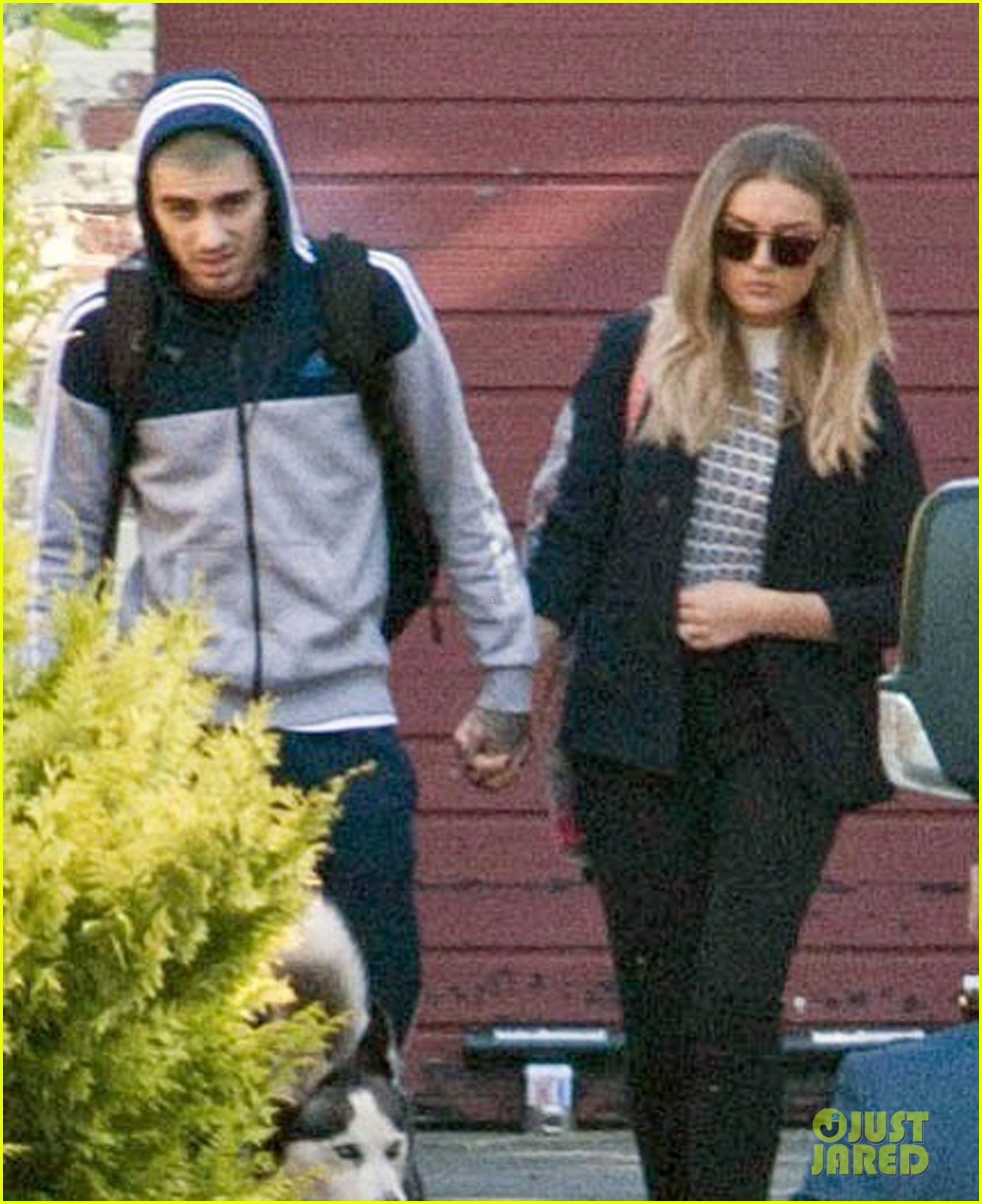 Zayn Malik Didn T Leave One Direction Because Of Perrie Edwards Her Mom Says Photo Little Mix Perrie Edwards Zayn Malik Pictures Just Jared