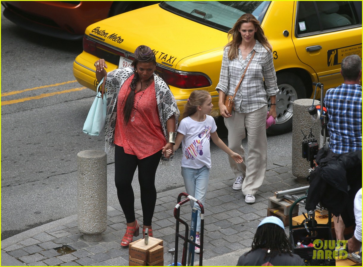 Ben Affleck Cradles an Adorable Puppy in His Arms Photo 3420997 Ben