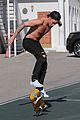 justin bieber shirtless skateboarding 21