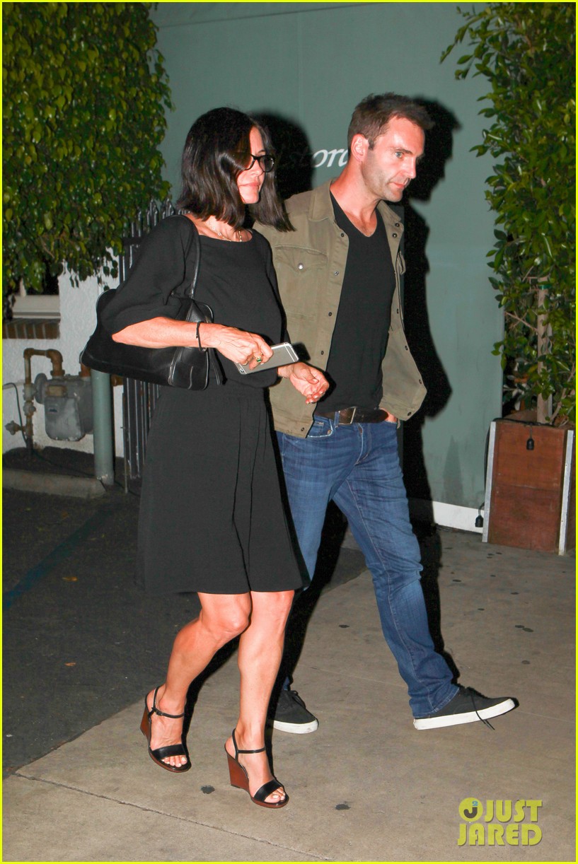 Courteney Cox & Johnny McDaid Are All Smiles on Date Night! Photo