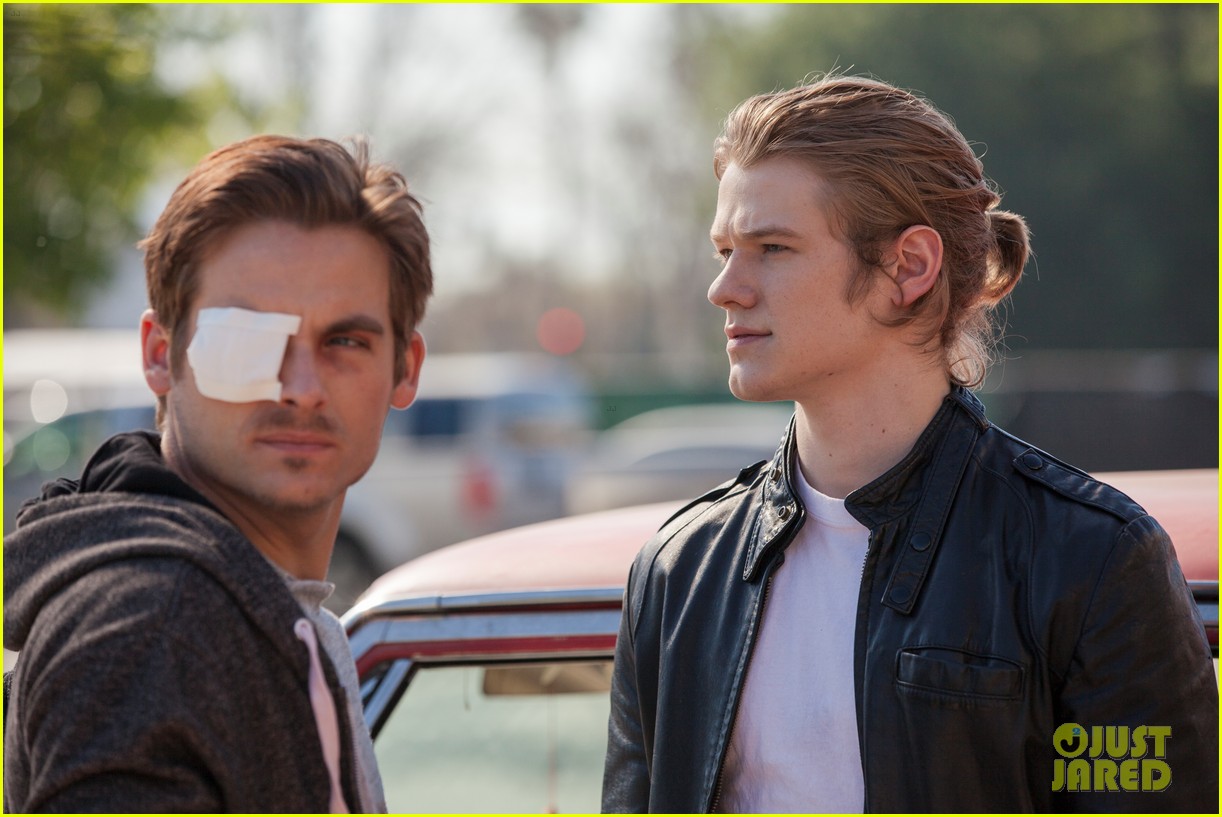 Bella Heathcote Gets Spooked in 'Curse of Downers Grove' Trailer Photo 3423095 Kevin Zegers