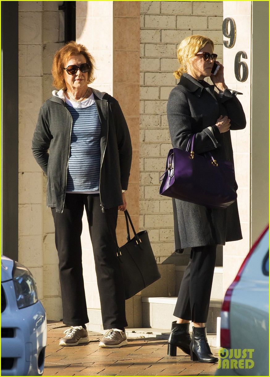 Photo: nicole kidman runs errands with her mom 06 | Photo 3406999