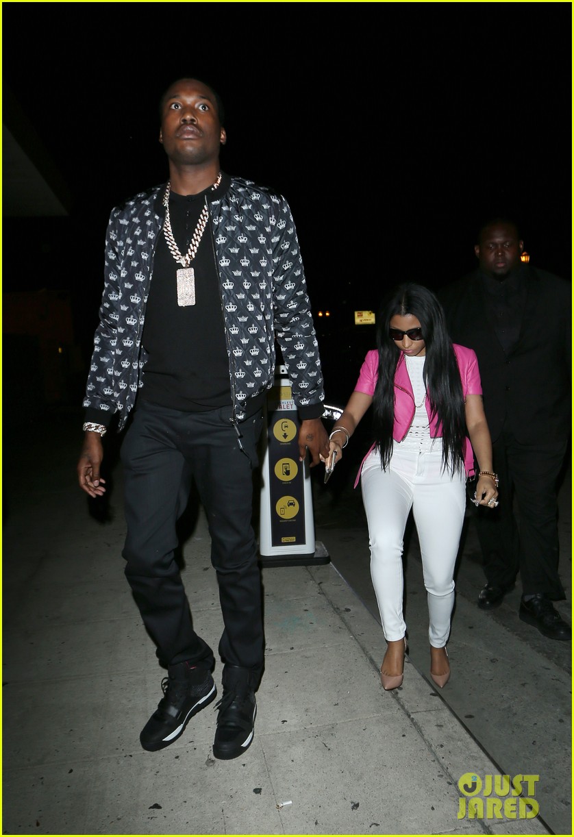 Nicki Minaj & Meek Mill Hold Hands for Night of Clubbing: Photo