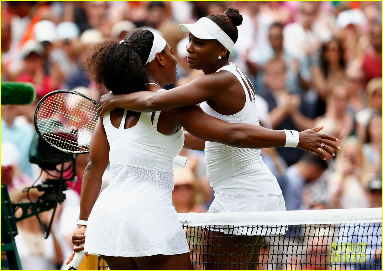 Сестры в спорте. Винус и Серена Уильямс. Сирена Вильям и Винус Уильямс. Серена и Винус Уильямс первый матч. Серена и Винус Уильямс отец мать.