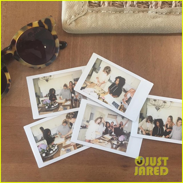 Taylor Swift Hosts StarStudded Fourth of July Party! Photo 3408383