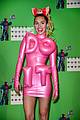 miley cyrus wears spandex do it dress in vmas press room 16