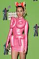 miley cyrus wears spandex do it dress in vmas press room 19