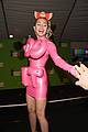 miley cyrus wears spandex do it dress in vmas press room 20