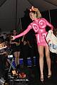miley cyrus wears spandex do it dress in vmas press room 23