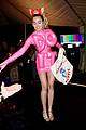 miley cyrus wears spandex do it dress in vmas press room 28