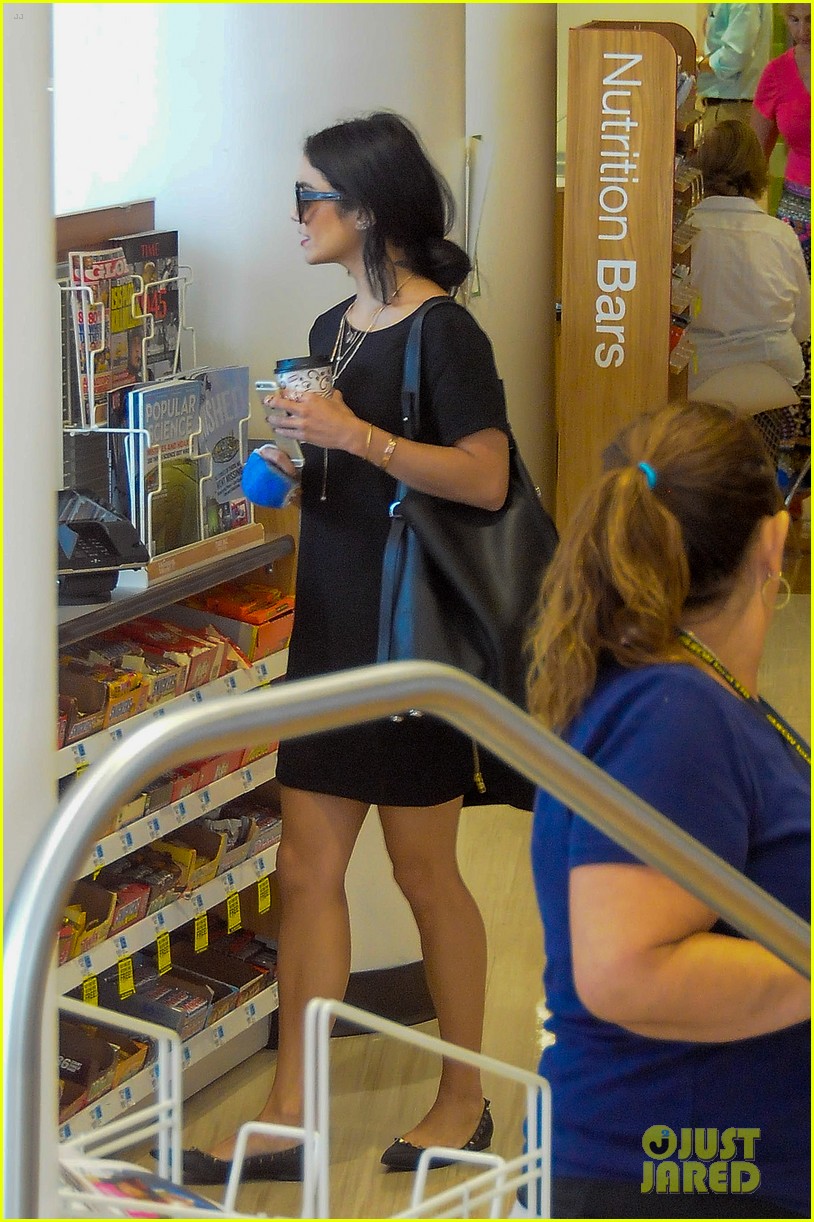 Vanessa Hudgens Runs Errands To Rite Aid Photo 3446015 Vanessa