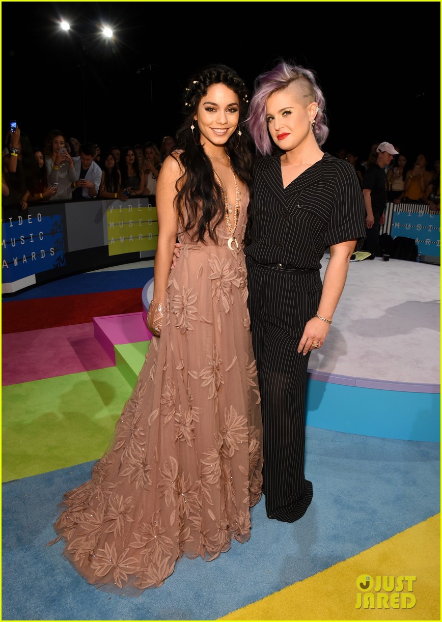 Vanessa Hudgens Is an Ethereal Goddess at MTV VMAs 2015 Photo 3448862