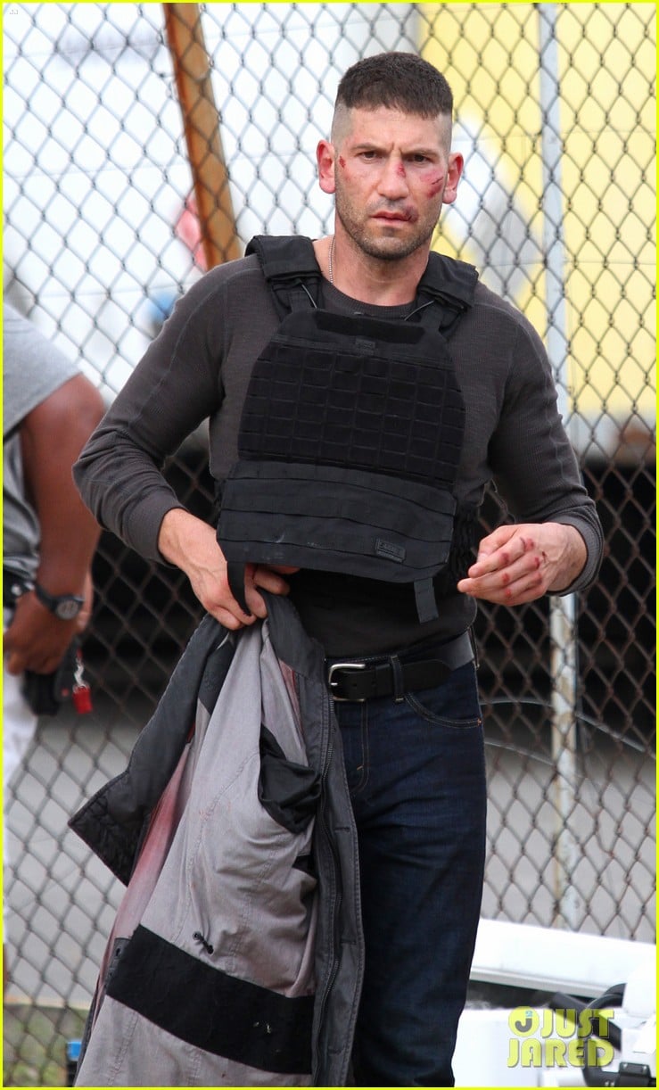 Jon Bernthal Films 'Daredevil' with Cuts on His Face Photo 3440720