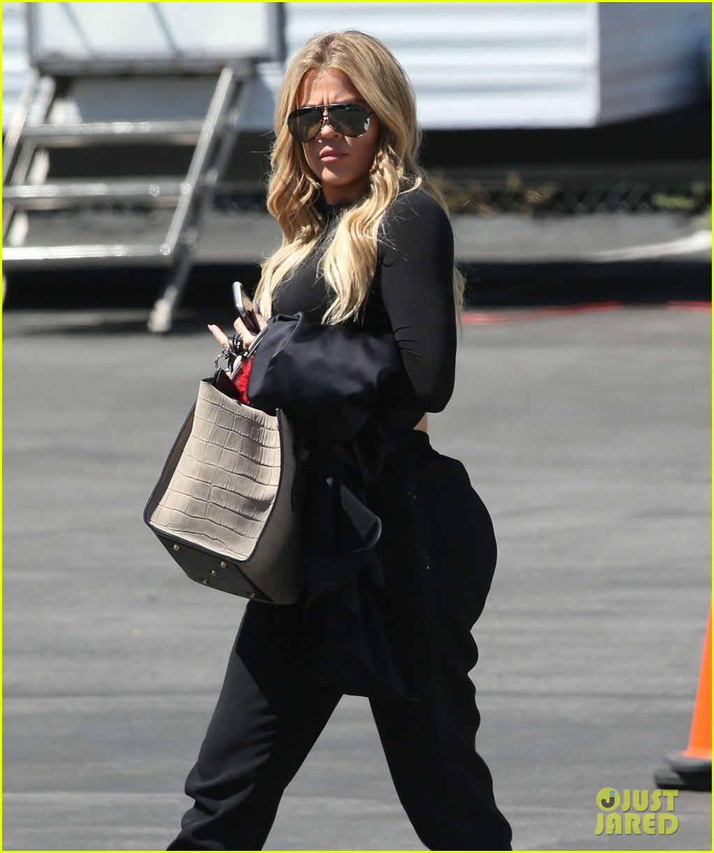 Kim Kardashian's Instagram Post Leads to FDA Warning Photo 3435828