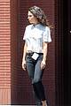 mila kunis shows off post baby body in a crop top 05