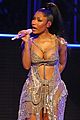nicki minaj meek mill kiss on stage 19