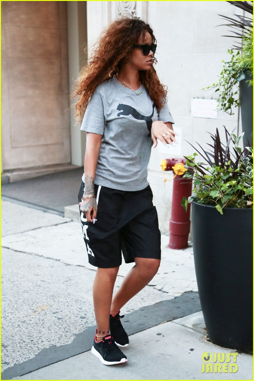 rihanna workout clothes